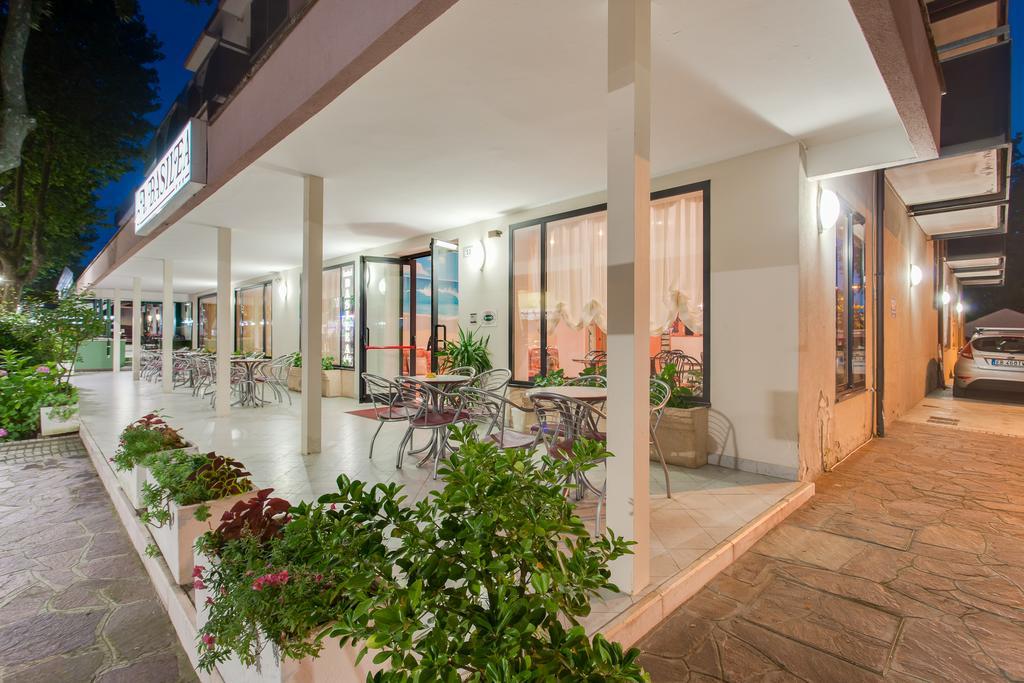 Hotel Basilea Bellaria-Igea Marina Exteriör bild